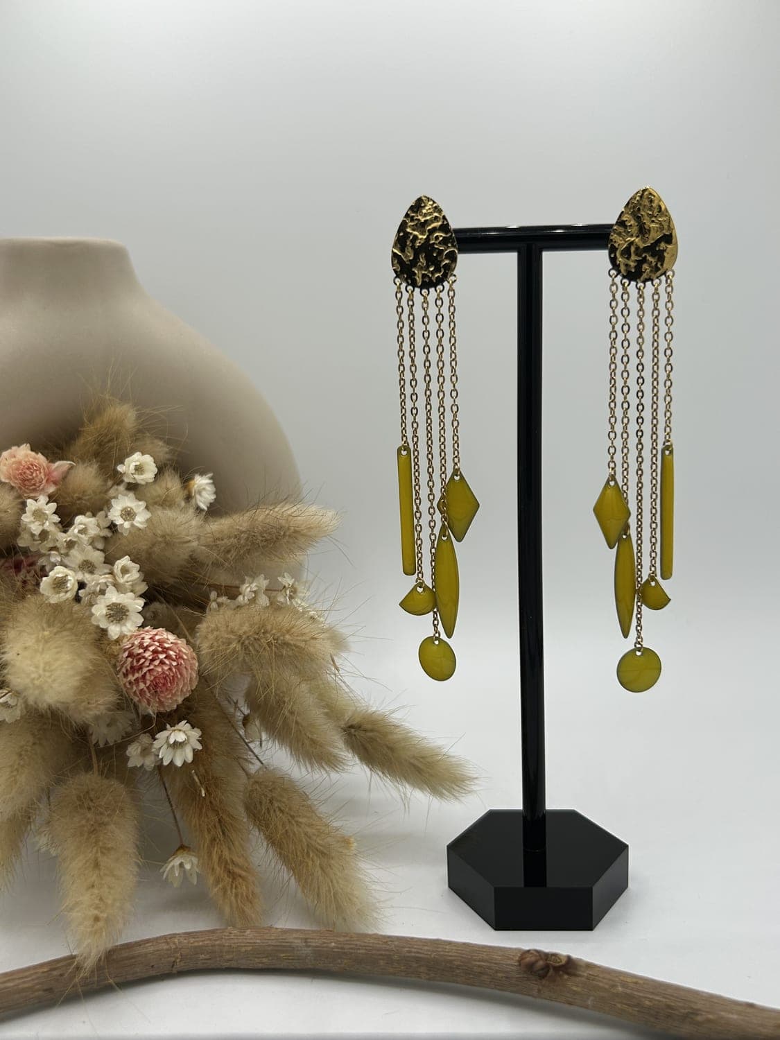 Boucles d'oreilles martelées, or et jaune, faites main par Caro